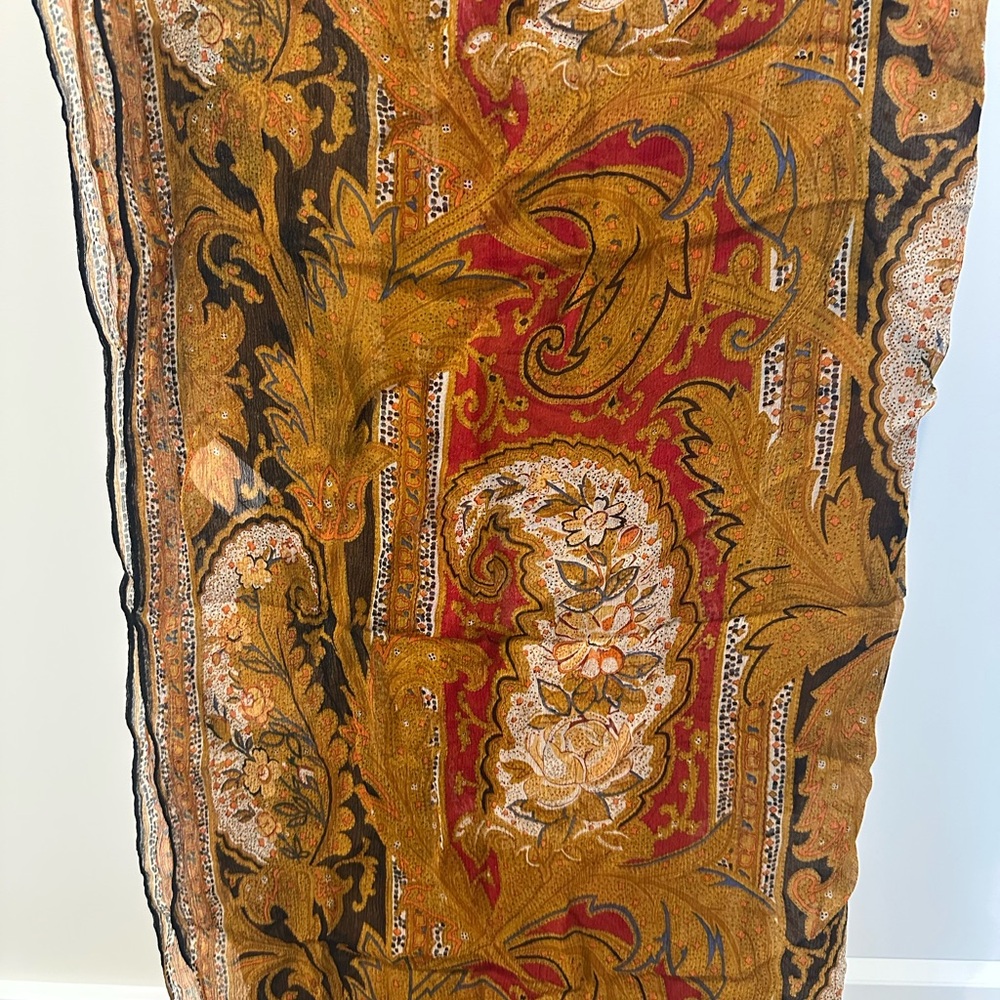 Elegant Paisley Print Scarf